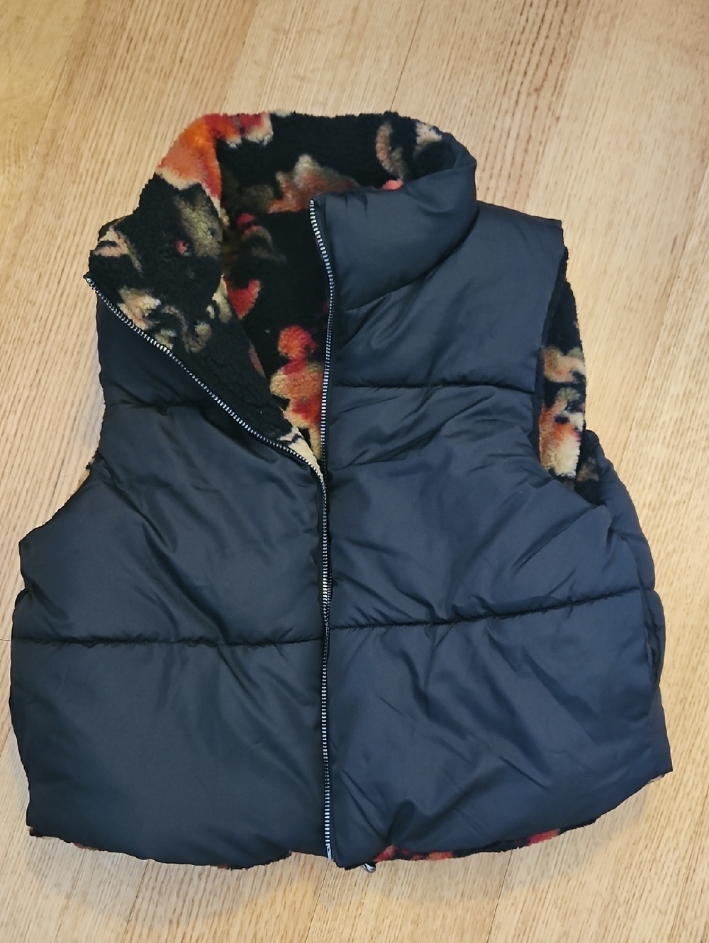 Black And Floral Fleece Puffer Vest - M